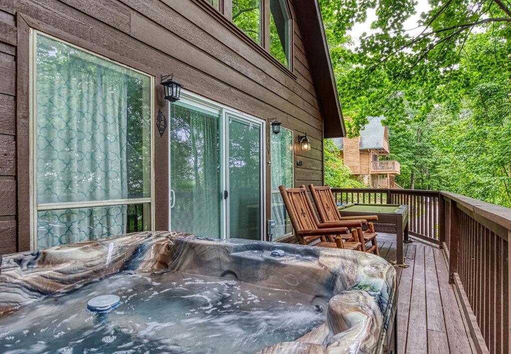 Moonshine Chalet, Hot Tub, Pool Access, Wifi, 1089 Free Tickets Each Paid Day, Dollywood And More 蓋特林堡 外观 照片