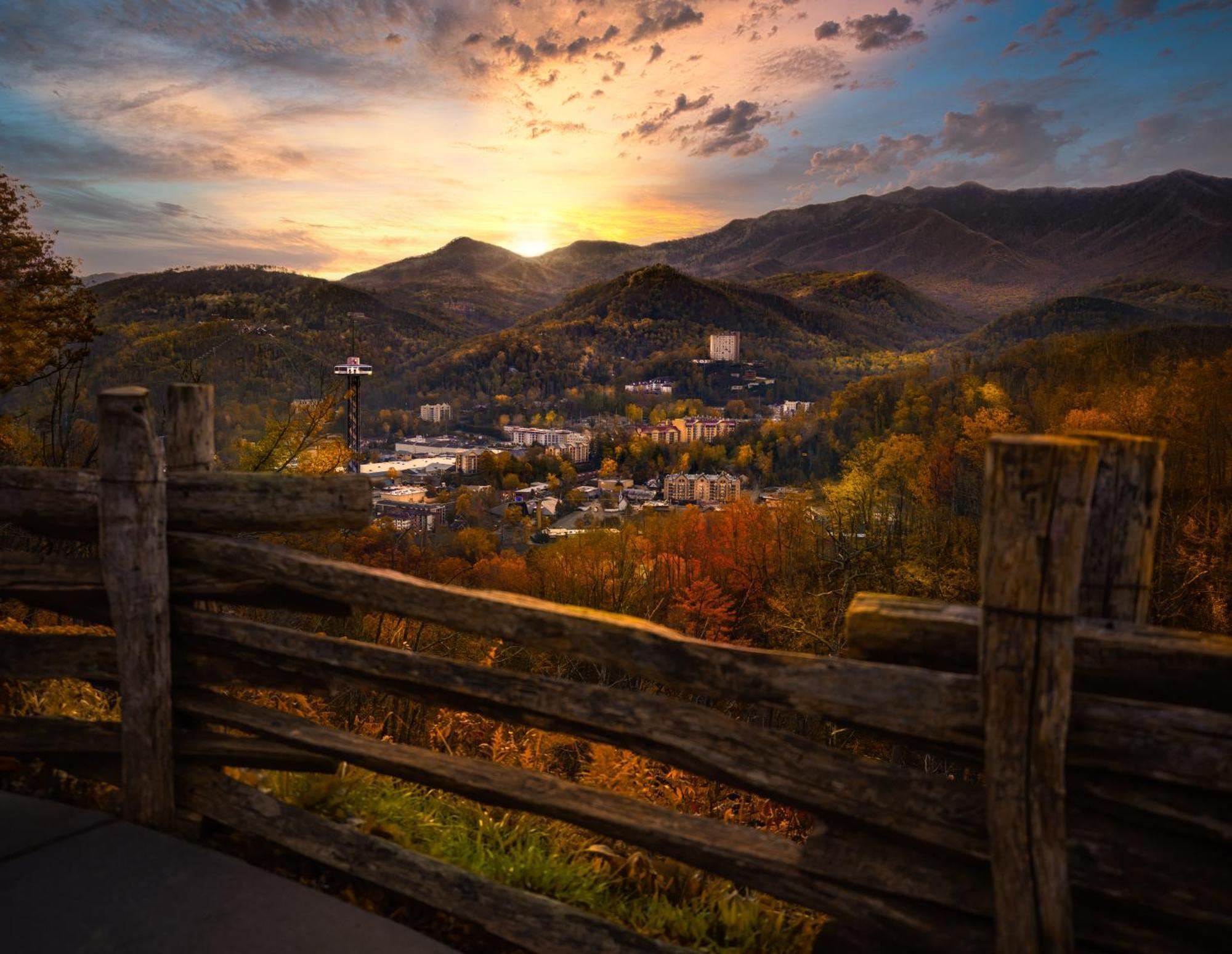 Moonshine Chalet, Hot Tub, Pool Access, Wifi, 1089 Free Tickets Each Paid Day, Dollywood And More 蓋特林堡 外观 照片